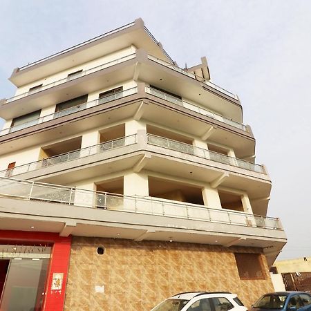 Oyo Hotel Inn Way Сонипат Екстериор снимка
