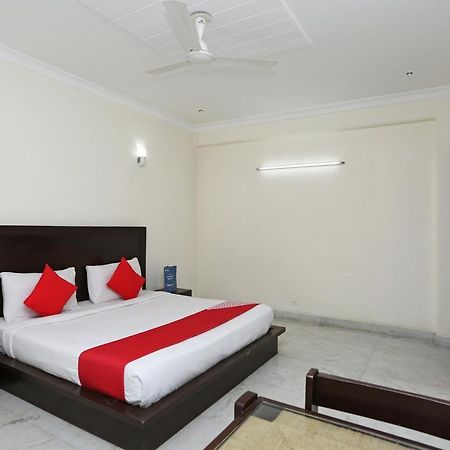 Oyo Hotel Inn Way Сонипат Екстериор снимка