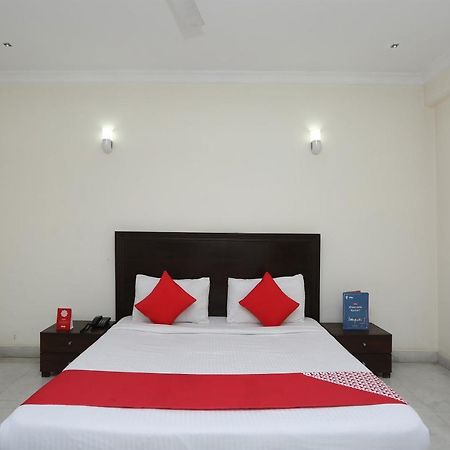 Oyo Hotel Inn Way Сонипат Екстериор снимка
