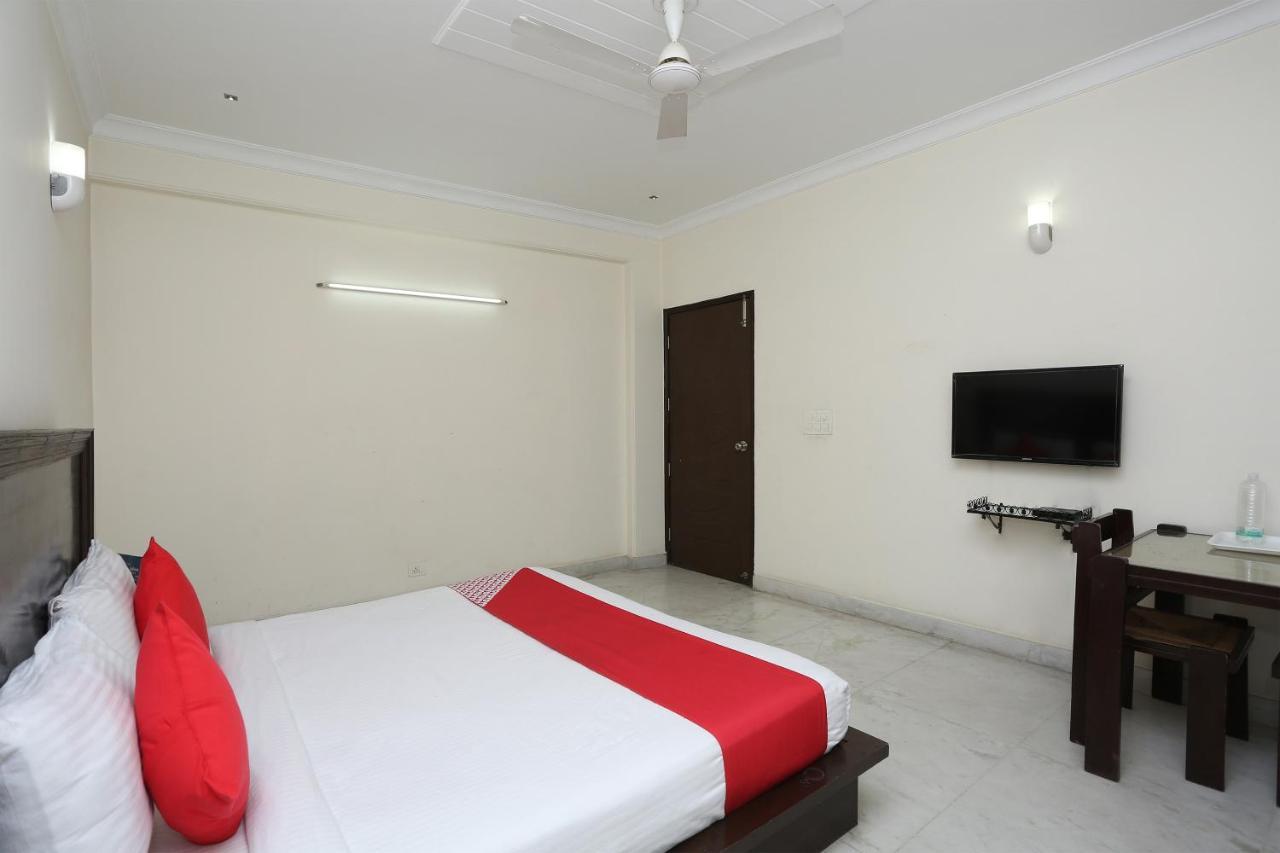 Oyo Hotel Inn Way Сонипат Екстериор снимка
