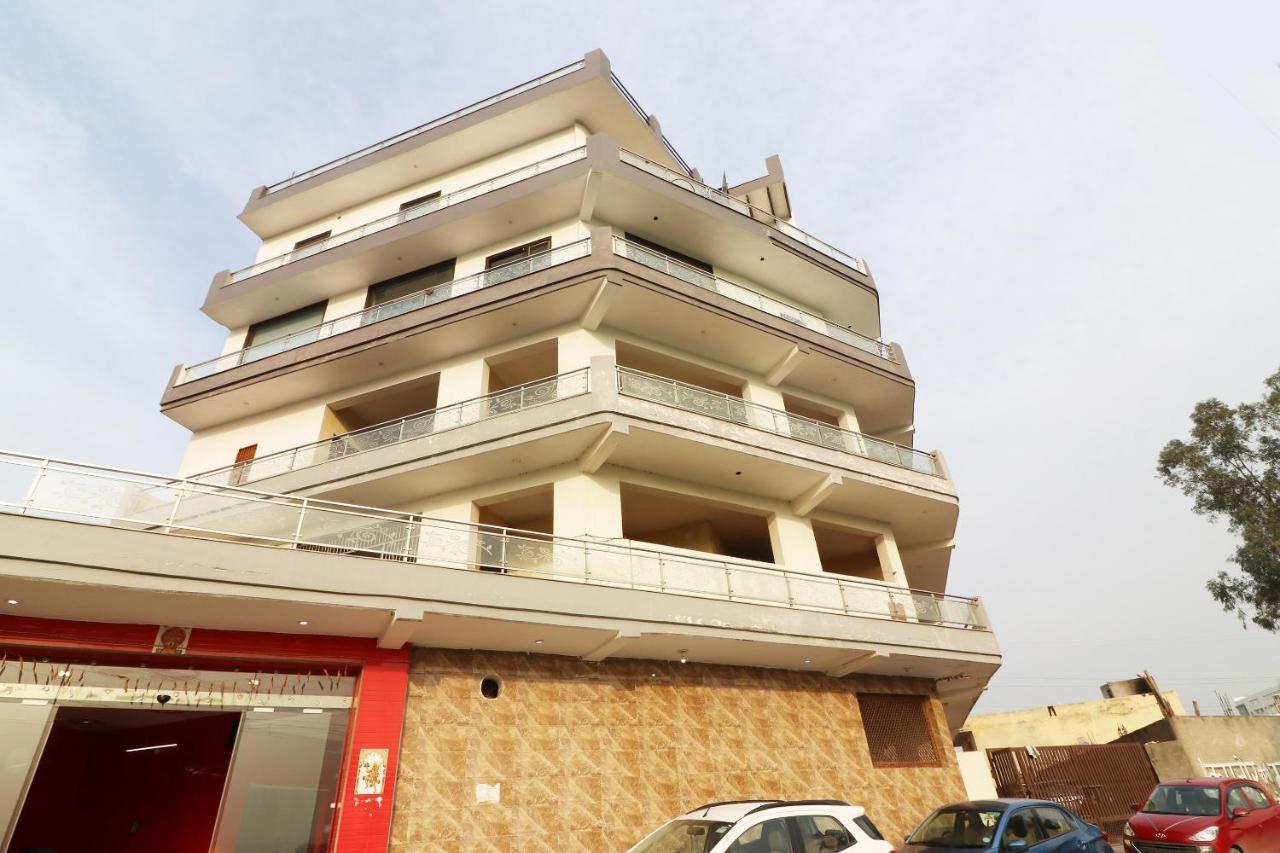 Oyo Hotel Inn Way Сонипат Екстериор снимка