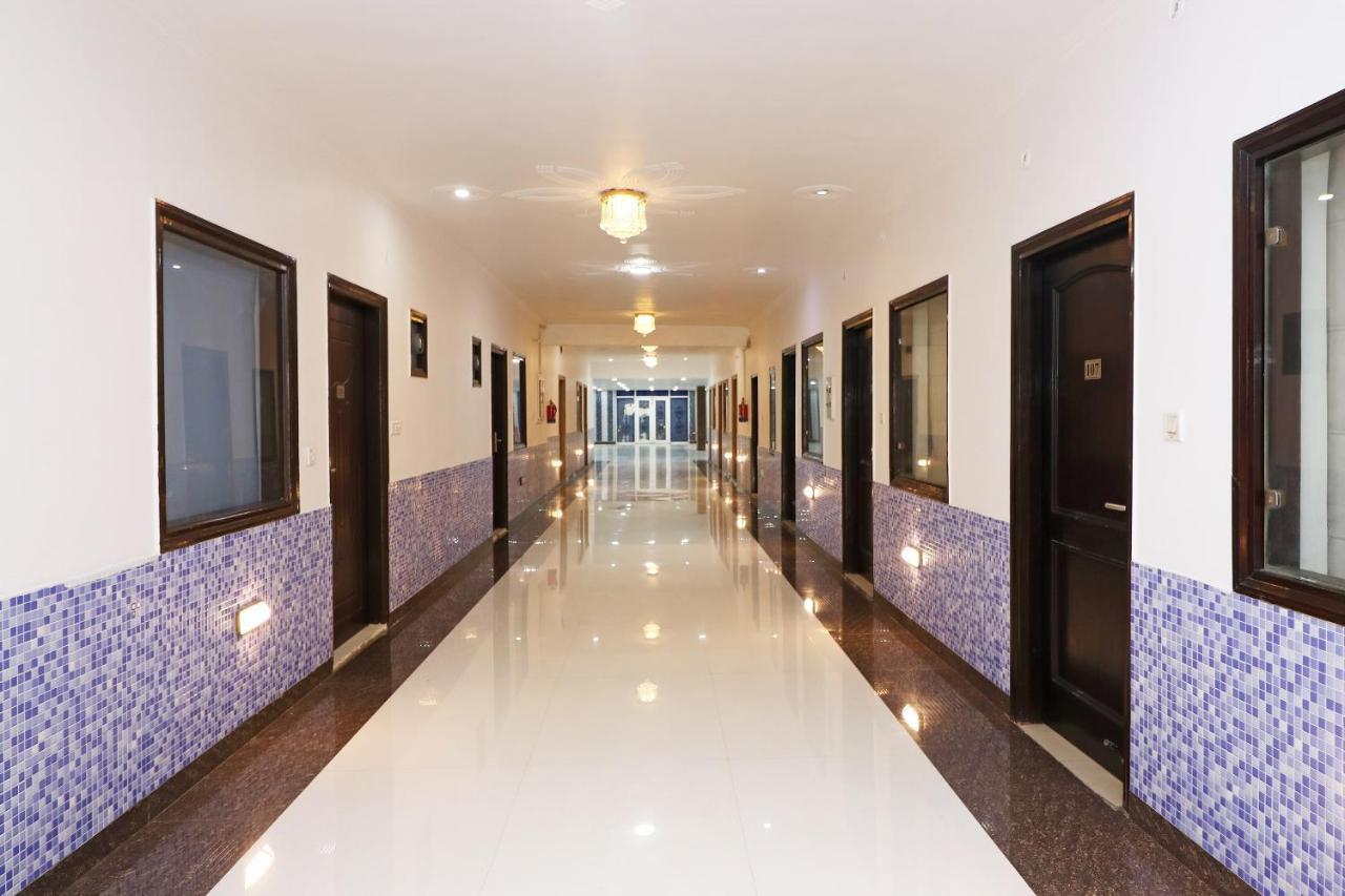 Oyo Hotel Inn Way Сонипат Екстериор снимка